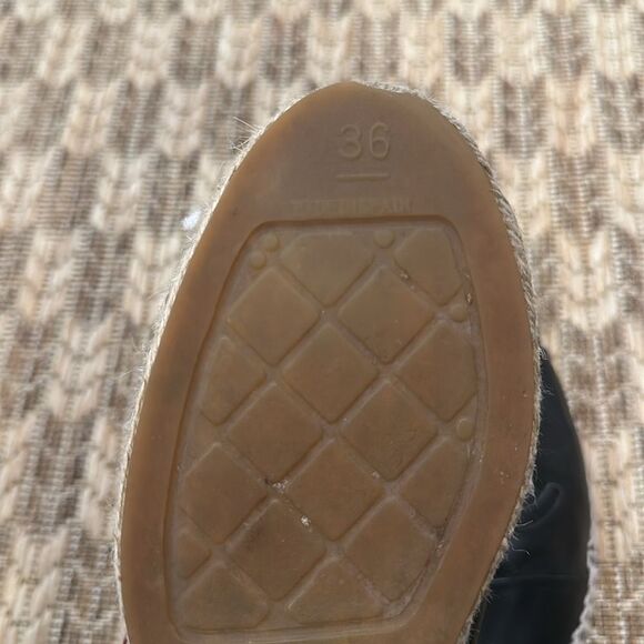 Chanel CC Cap Toe Espadrilles - black leather - size 36 - Picture 4 of 9